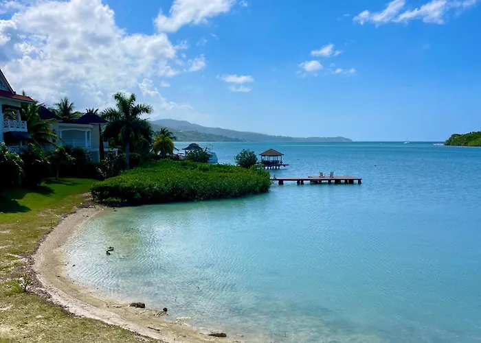 Luxury And The Lagoons