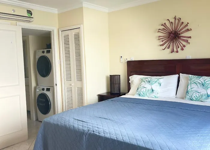 Luxury And The Lagoons Casa de hóspedes 3*