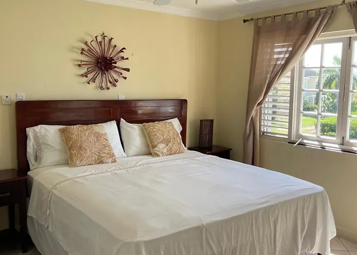 Casa de hóspedes Luxury And The Lagoons 3*