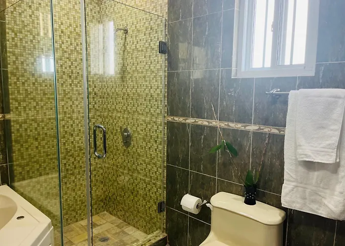 Casa de hóspedes Luxury And The Lagoons 3*