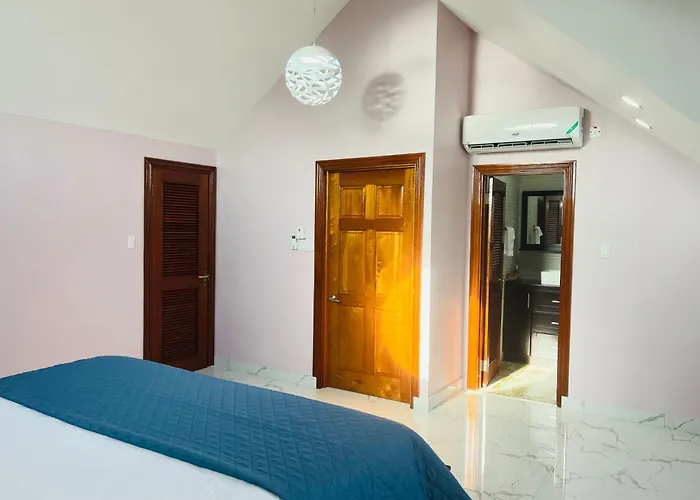 Luxury And The Lagoons